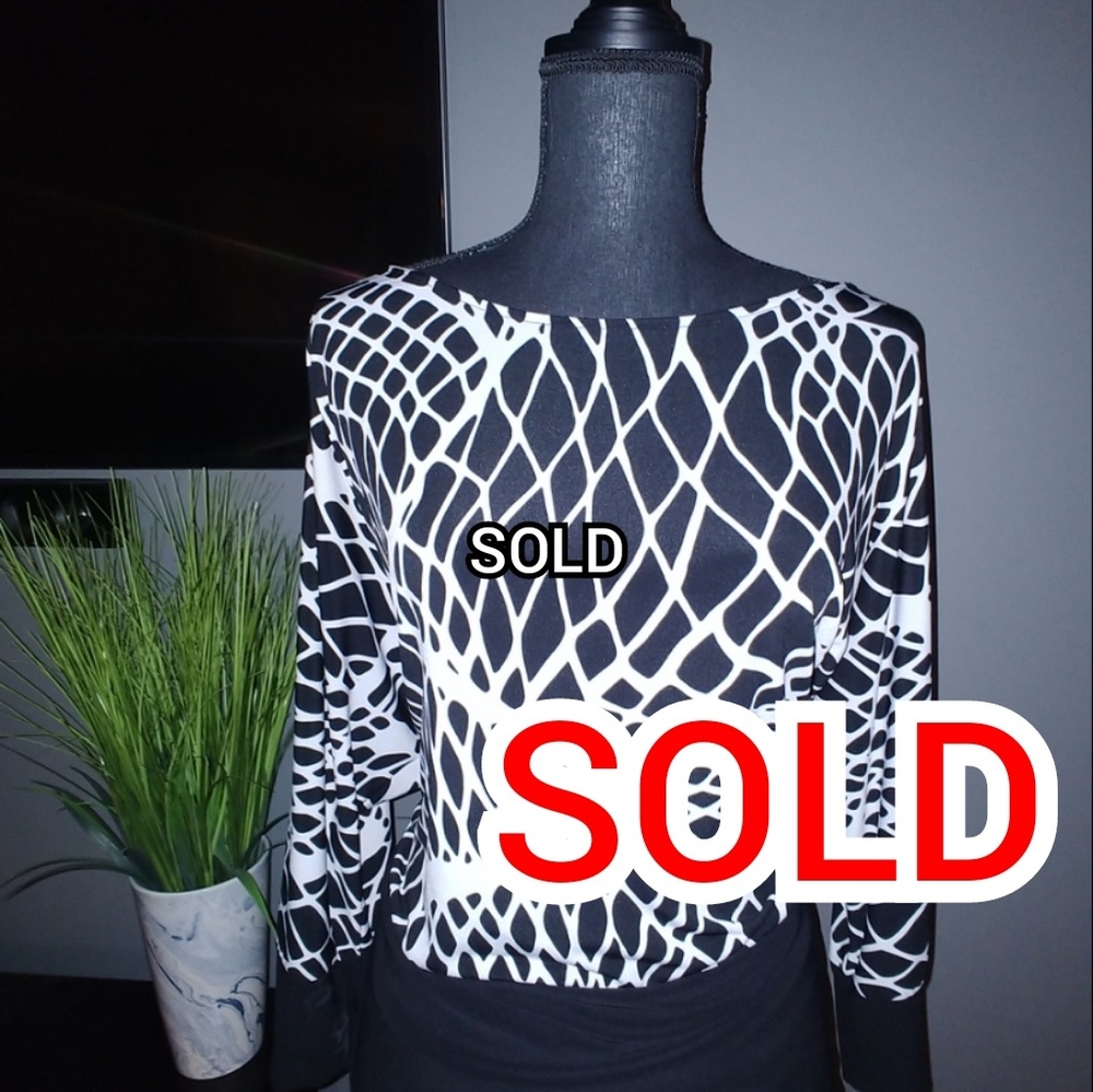 BLACK & WHITE BLOUSE - SIZE/ 1X